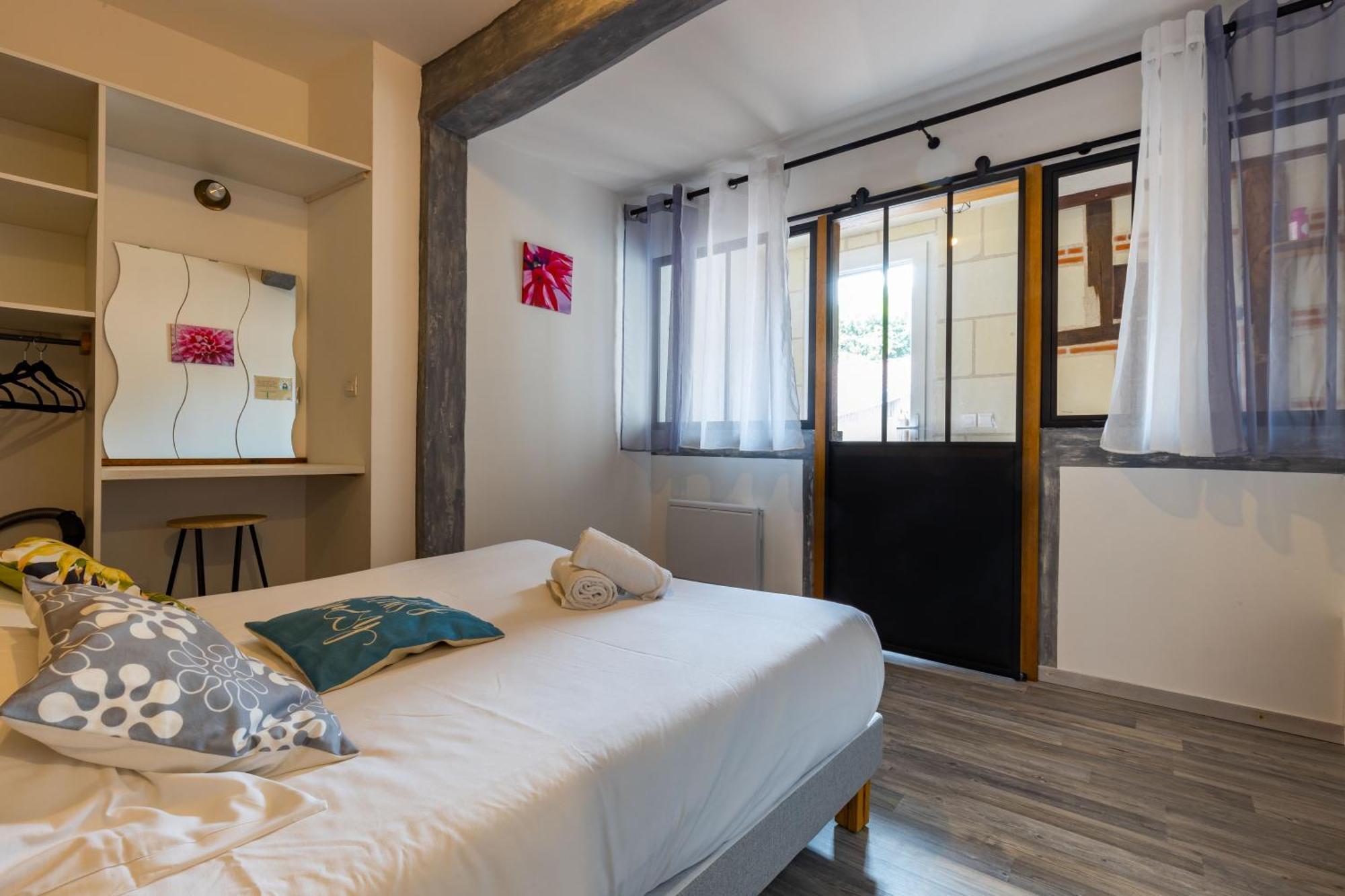 Flore Apartment *